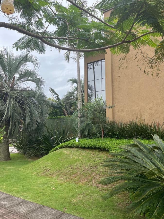 Em Linda Casa Em Jurere Internacional Homestay *