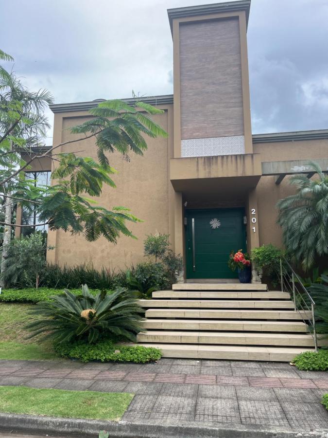 Em Linda Casa Em Jurere Internacional